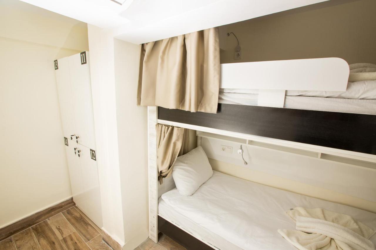 Honey Hostel Istanbul Exteriör bild